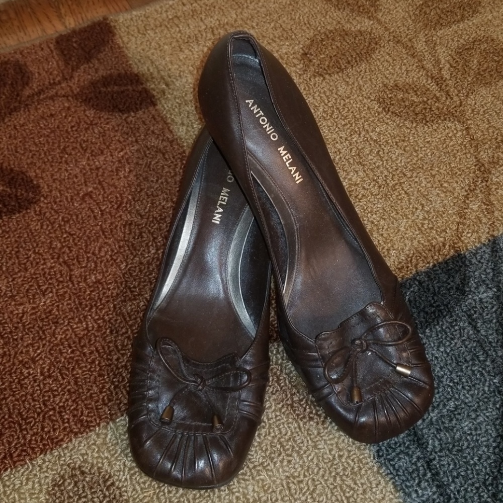 Antonio Melani brown pumps